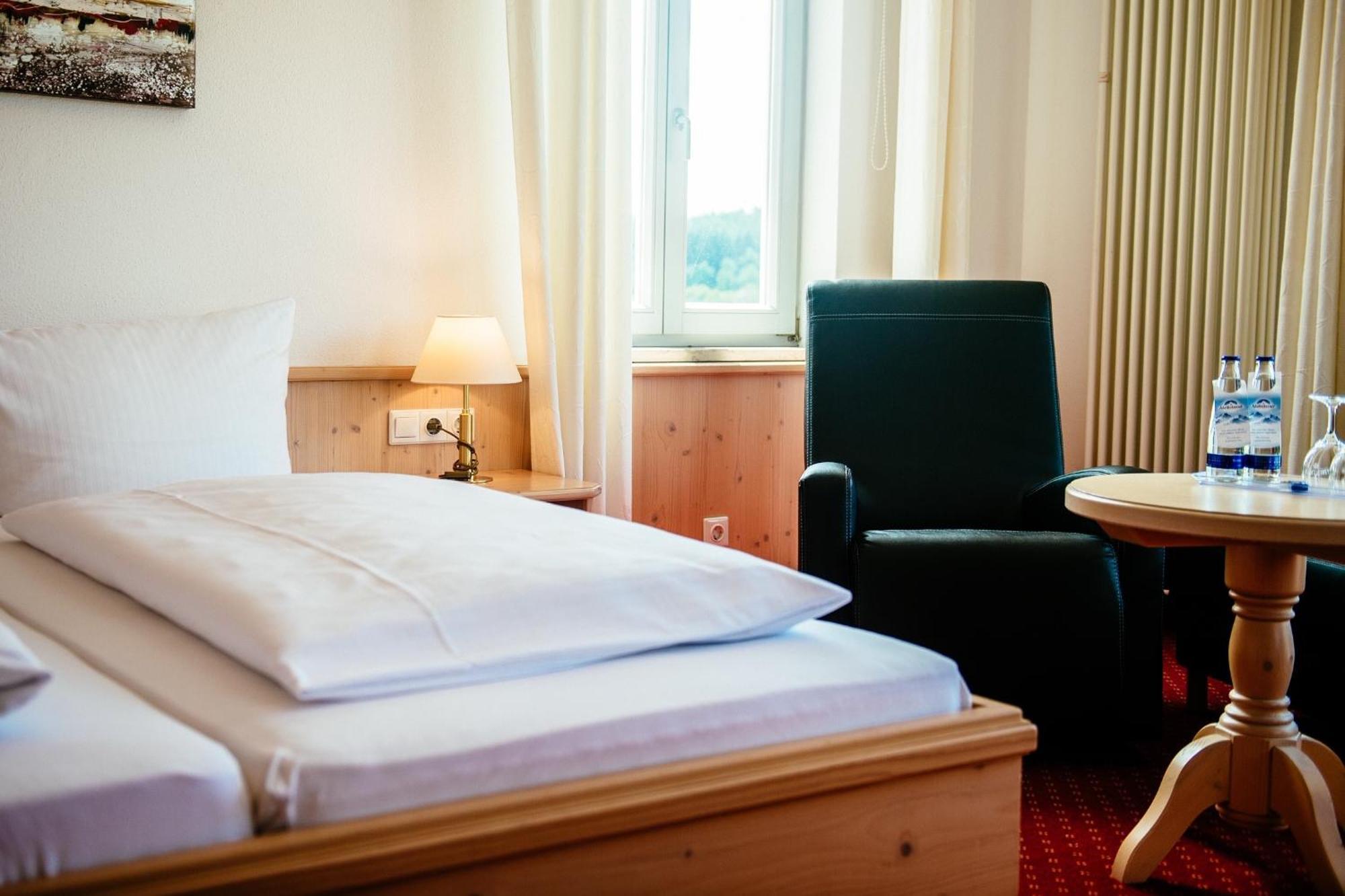 Deutenhof Hotel, Restaurant & Veranstaltung Bad Abbach Extérieur photo